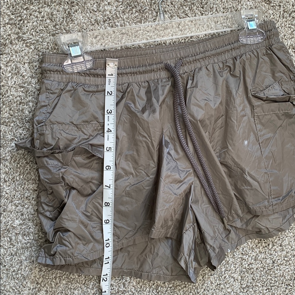 Aerie Offline Gray Cargo Nylon Shorts - Picture 6 of 10